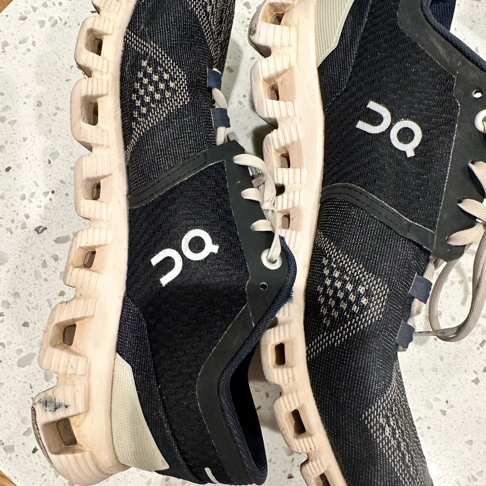 On cloud (On Running) women’s shoes